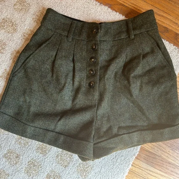 Sézane Wallace Shorts - Picture 3 of 10